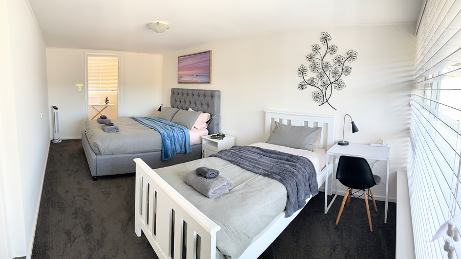 3 bedroom campbelltown balcony suite