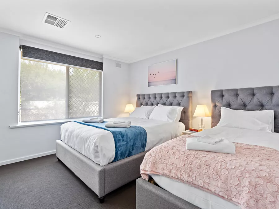 Bedroom With Queen And Single Bed - Place To Stay In Adelaide Hectorville Bedroom With Queen And Single Bed - Place To Stay In Adelaide Hectorville