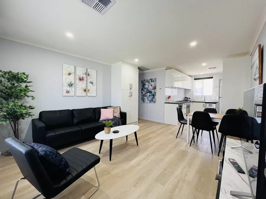 Flexible Open Plan Living For Your Short Term Stay - Hectorville Luxe Haven Suite