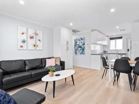 Open Plan Living - Place To Stay In Adelaide Hectorville Open Plan Living - Place To Stay In Adelaide Hectorville