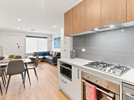 Beautiful Kitchen Dining - Payneham South Paradise Suite 4